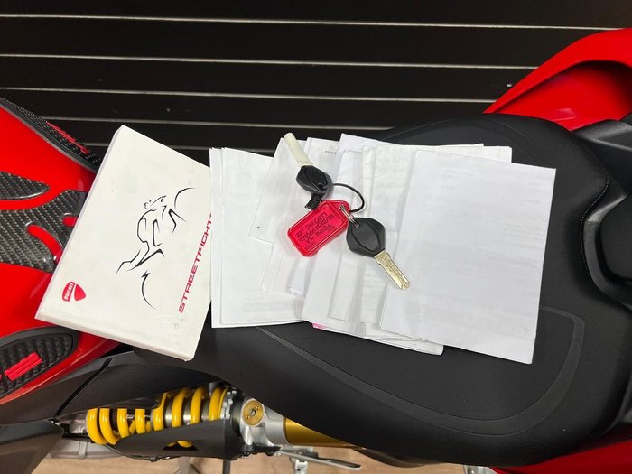 2022 DUCATI STREETFIGHTER V2 Red