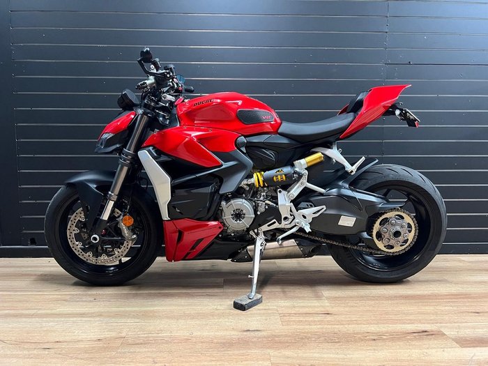 2022 DUCATI STREETFIGHTER V2 Red