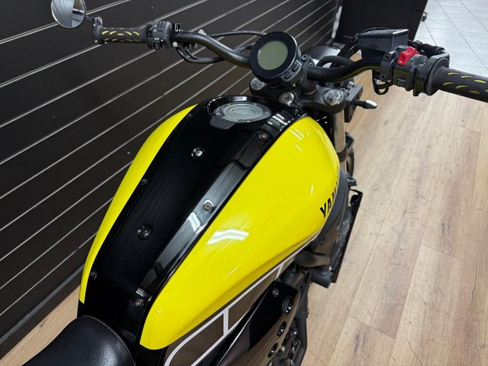 2016 Yamaha XSR700 Yellow