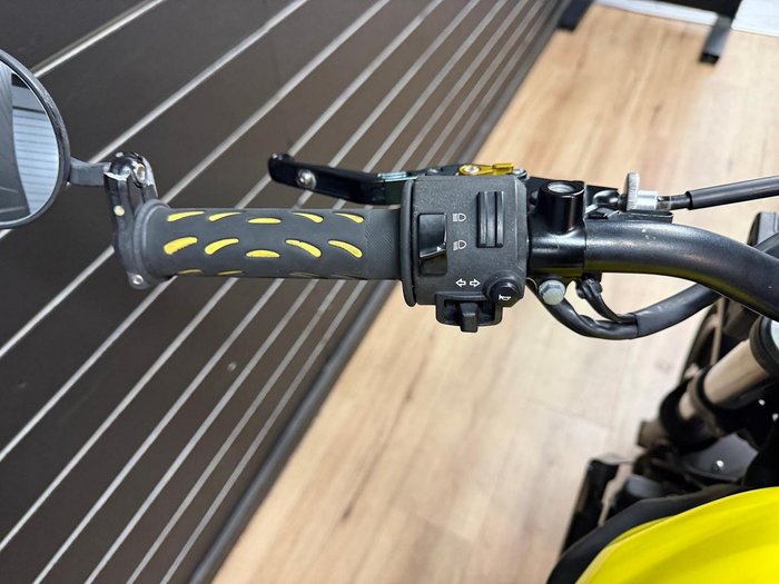 2016 Yamaha XSR700 Yellow