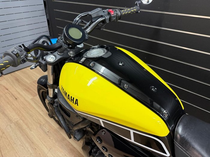 2016 Yamaha XSR700 Yellow