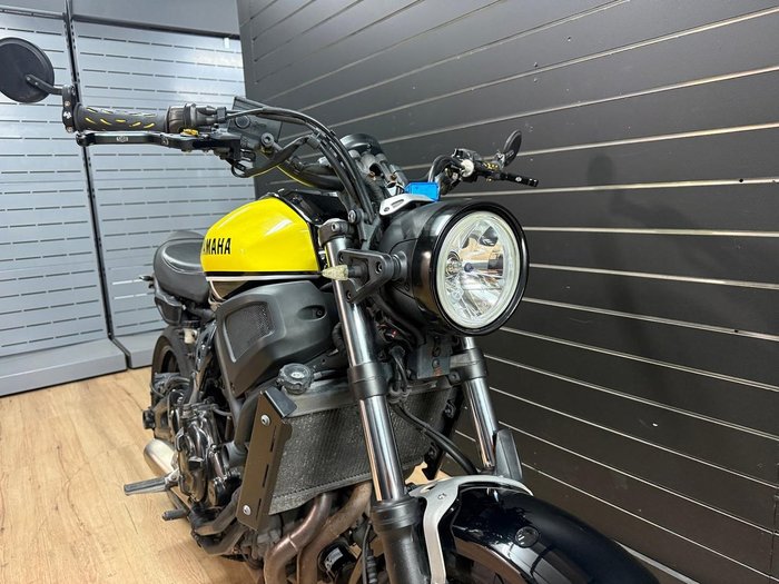 2016 Yamaha XSR700 Yellow