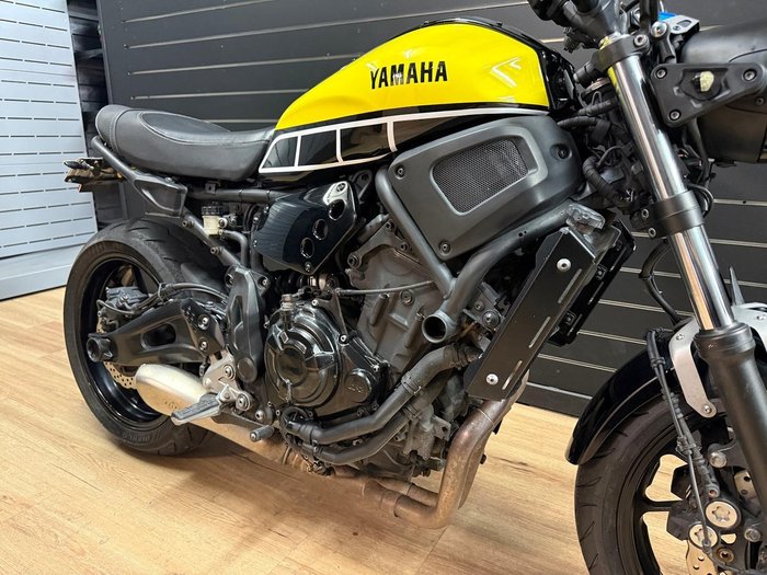 2016 Yamaha XSR700 Yellow