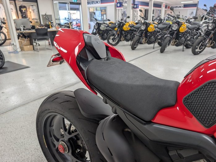 2021 DUCATI STREETFIGHTER V4 S Red