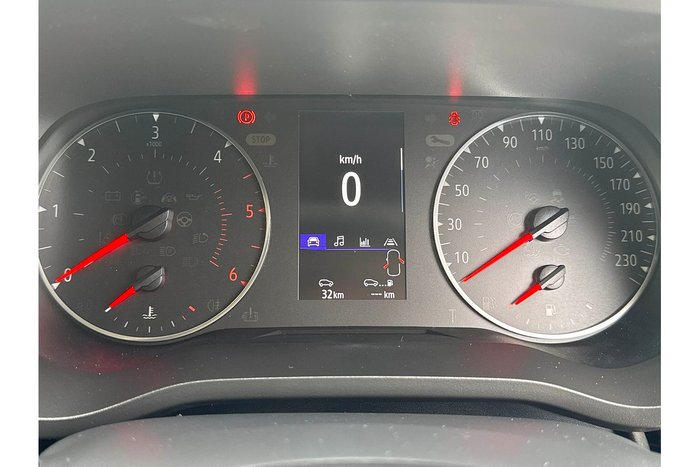 2024 Renault Trafic Pro X82 MY24 Glacier White (369)