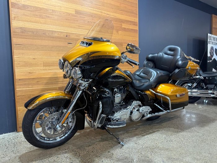 2015 Harley-Davidson CVO Limited 110 (FLHTKSE)