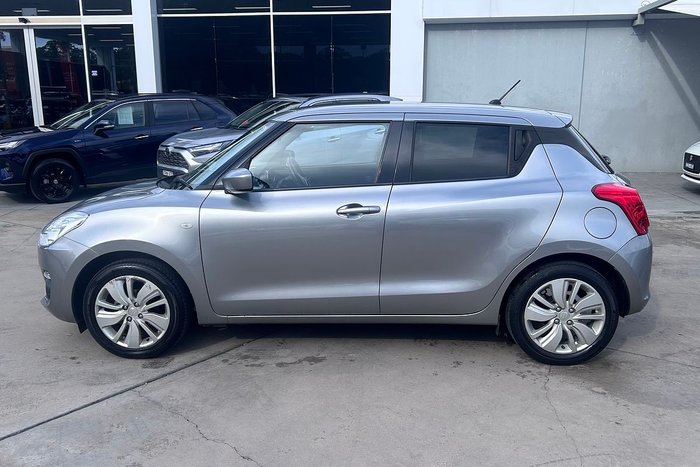 2017 Suzuki Swift GL Navigator