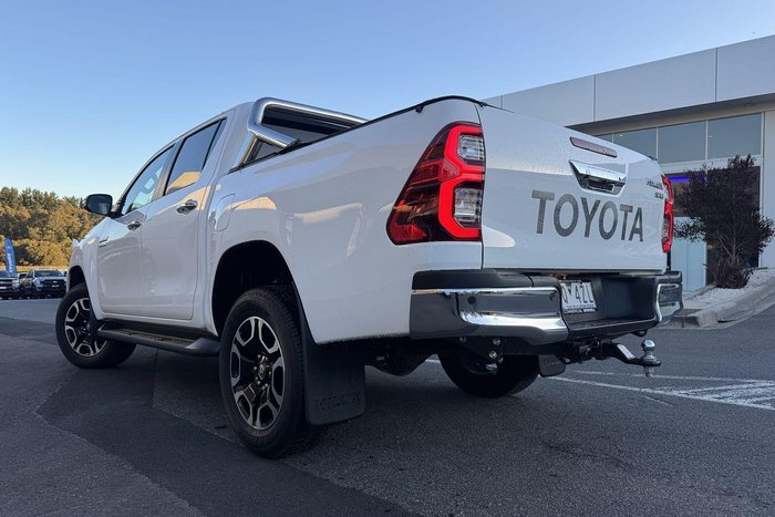 2020 Toyota Hilux SR5