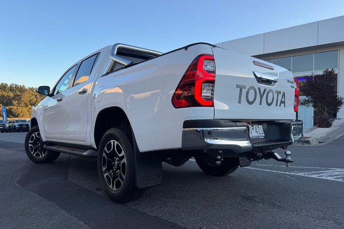 2020 Toyota Hilux SR5