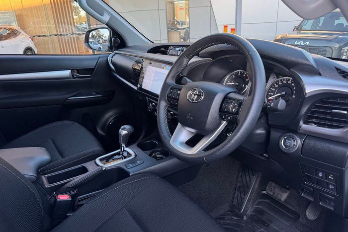 2020 Toyota Hilux SR5