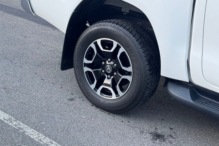 2020 Toyota Hilux SR5