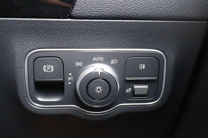 2025 Mercedes-Benz GLA-Class GLA200