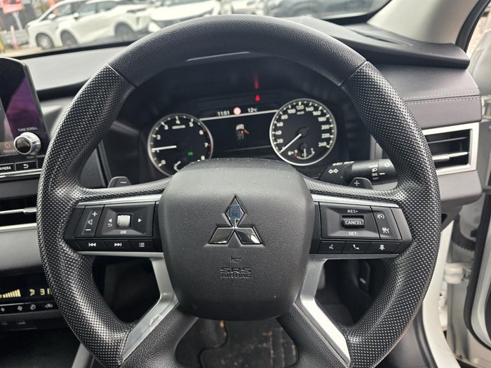 2023 Mitsubishi Outlander ES