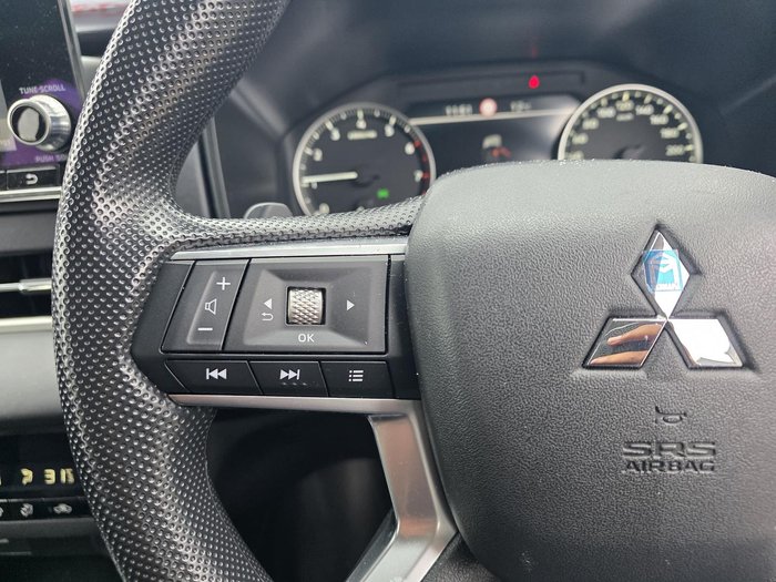 2023 Mitsubishi Outlander ES