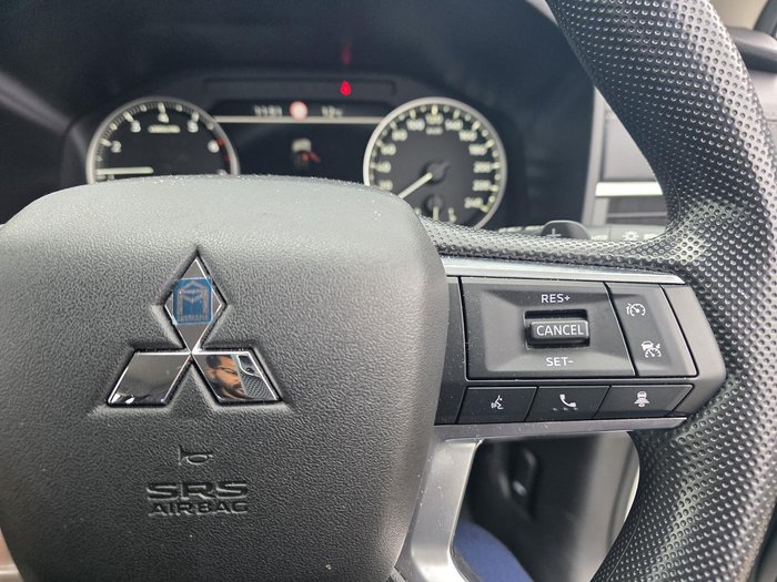 2023 Mitsubishi Outlander ES