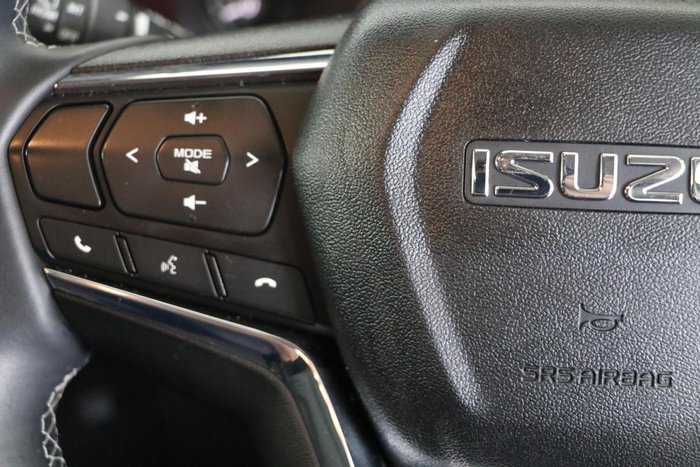 2022 Isuzu MU-X LS-T