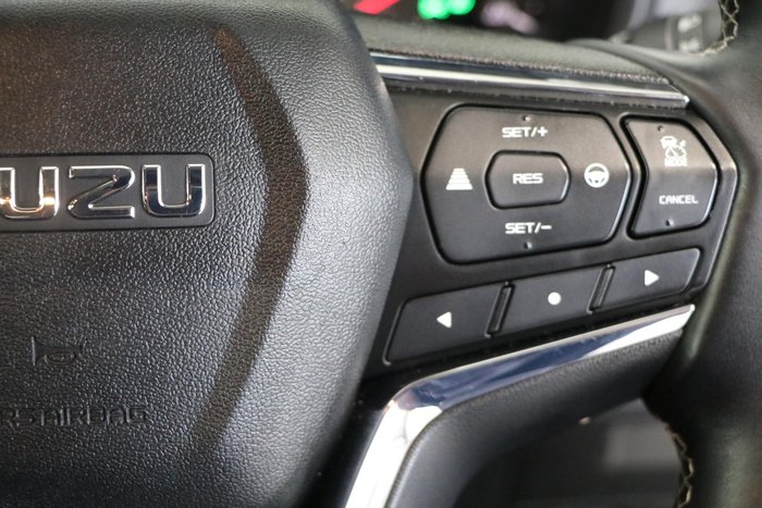 2022 Isuzu MU-X LS-T