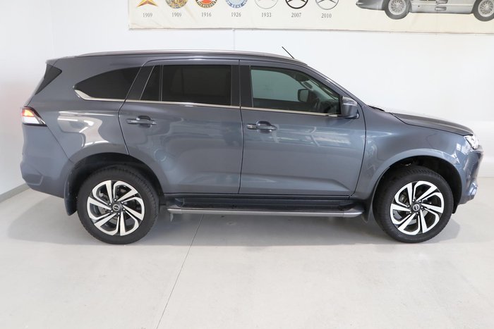 2022 Isuzu MU-X LS-T