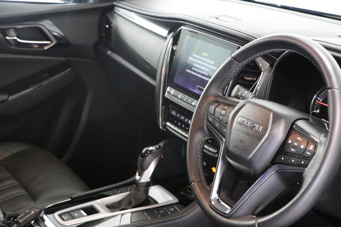 2022 Isuzu MU-X LS-T