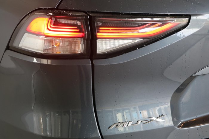 2022 Isuzu MU-X LS-T