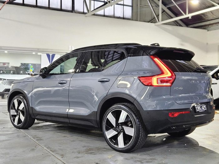 2022 Volvo XC40