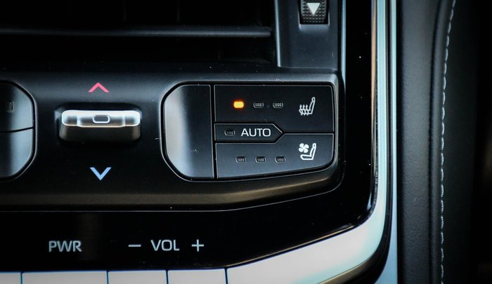 2022 Toyota Landcruiser VX