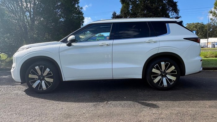 2025 Mitsubishi Outlander Exceed