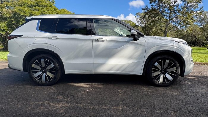 2025 Mitsubishi Outlander Exceed