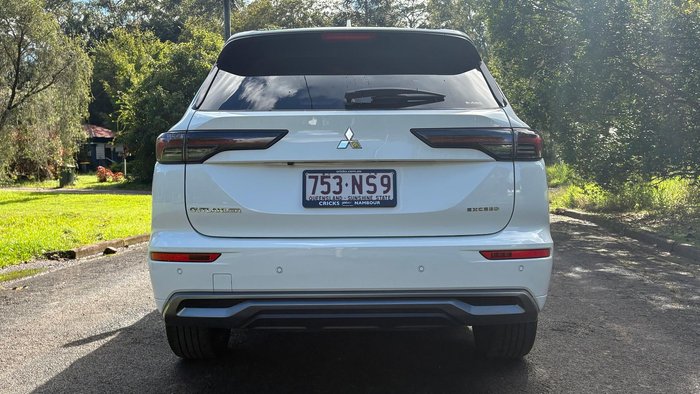 2025 Mitsubishi Outlander Exceed