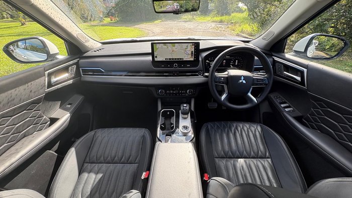 2025 Mitsubishi Outlander Exceed