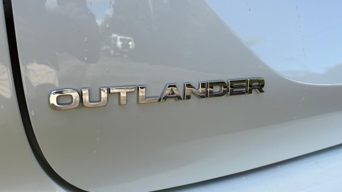 2025 Mitsubishi Outlander Exceed