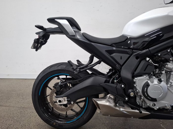2025 CFMOTO 2025 CF Moto 650CC 675NK ABS ?