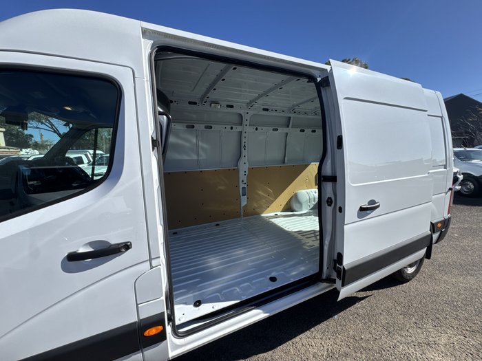 2024 Renault Master Pro 110kW X62 Phase 2 MY25 Mineral White