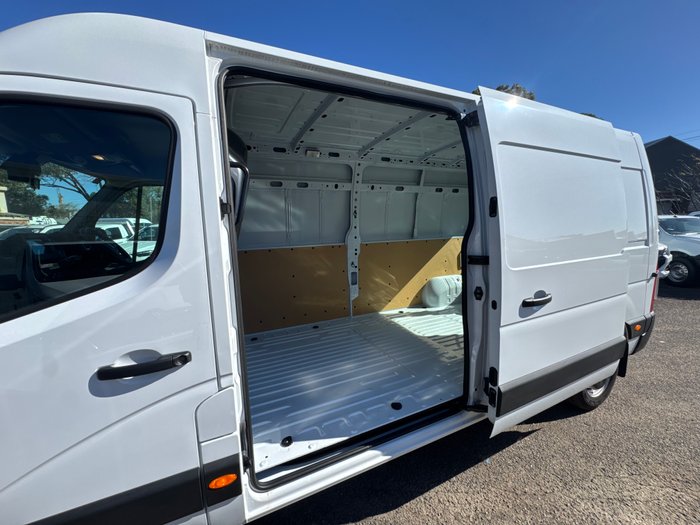 2024 Renault Master Pro 110kW X62 Phase 2 MY25 Mineral White