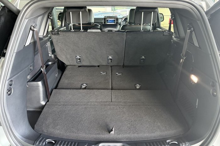 2025 Ford Everest Platinum