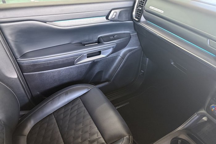 2025 Ford Everest Platinum