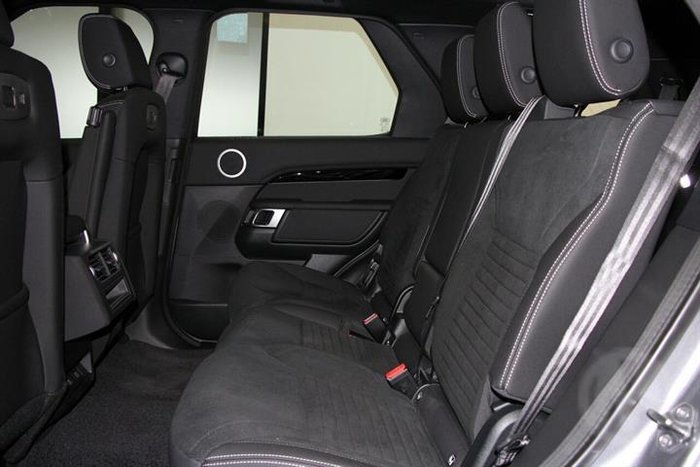 2025 Land Rover Discovery D350 S