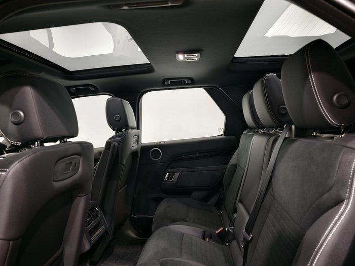 2025 Land Rover Discovery D350 S