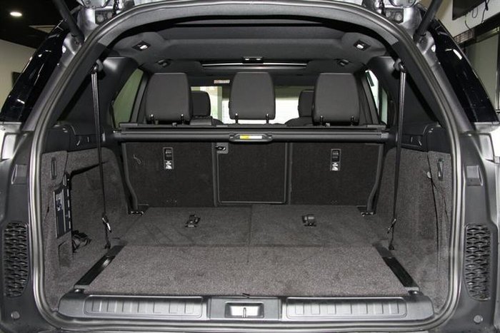 2025 Land Rover Discovery D350 S