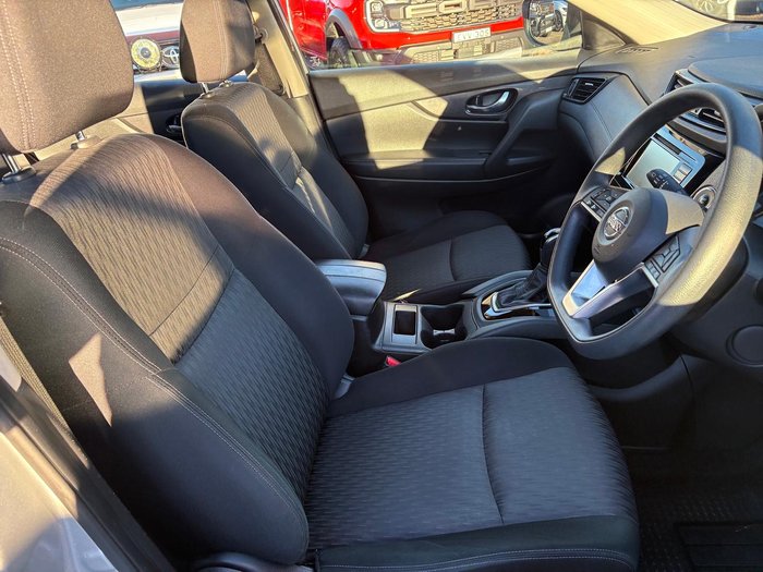 2022 Nissan X-TRAIL ST