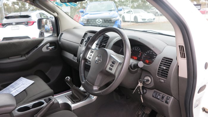 2010 Nissan Navara ST-X