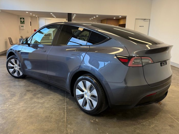 2023 Tesla Model Y Rear-Wheel Drive