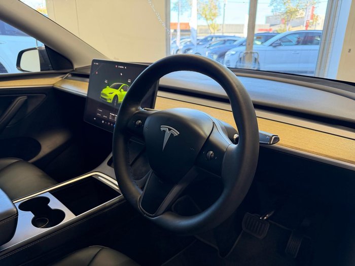 2023 Tesla Model Y Rear-Wheel Drive