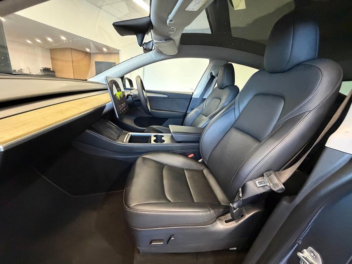 2023 Tesla Model Y Rear-Wheel Drive