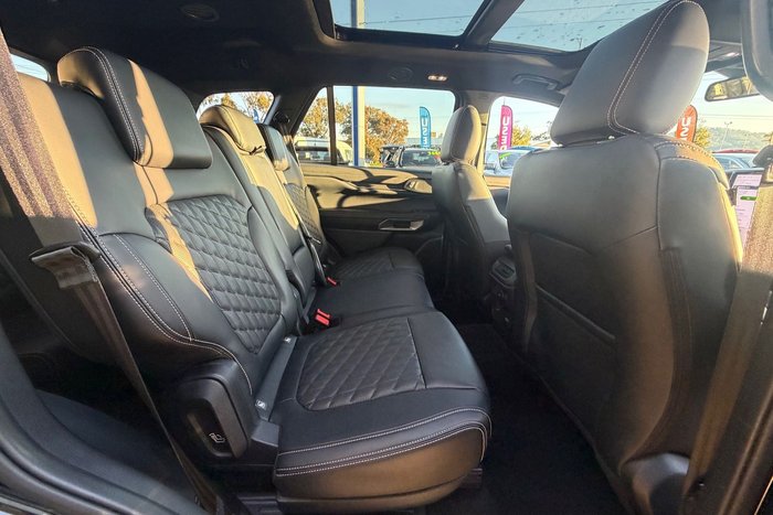2025 Ford Everest Platinum