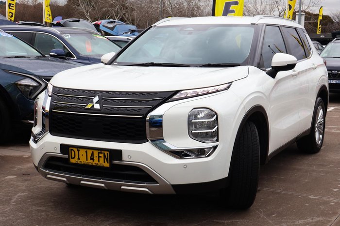 2023 Mitsubishi Outlander LS