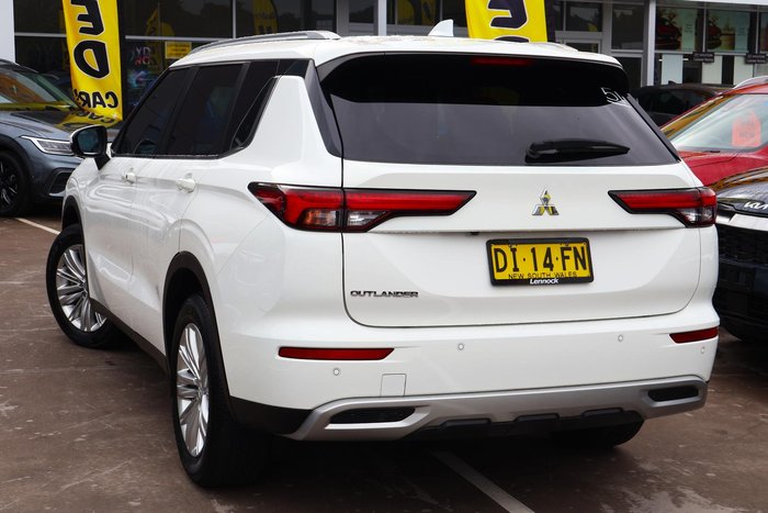 2023 Mitsubishi Outlander LS