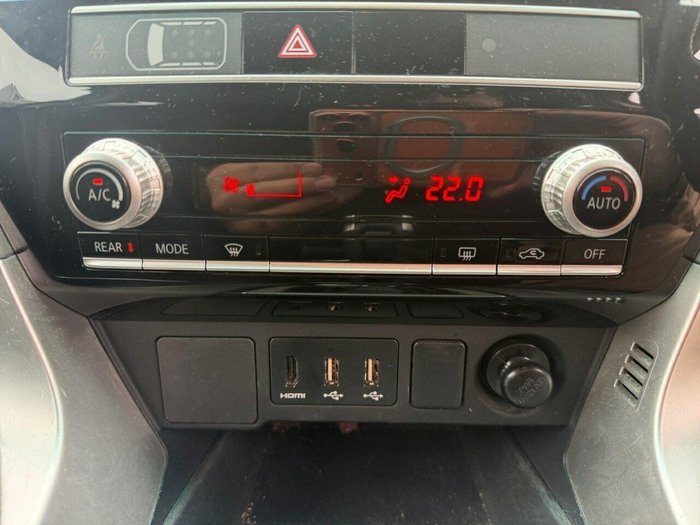 2023 Mitsubishi Pajero Sport GLX
