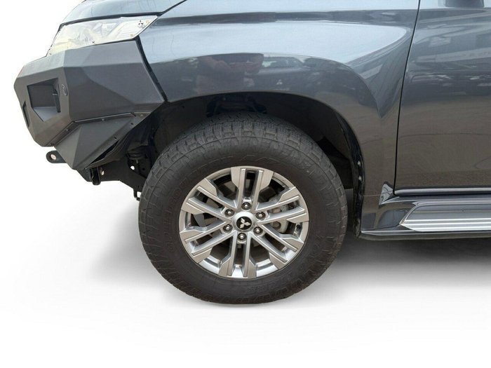 2023 Mitsubishi Pajero Sport GLX
