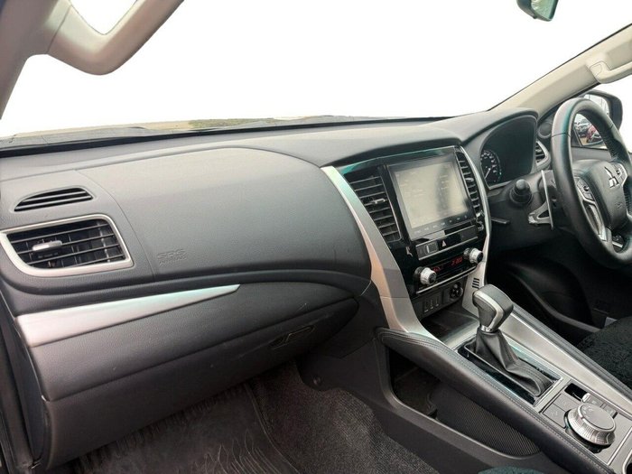 2023 Mitsubishi Pajero Sport GLX
